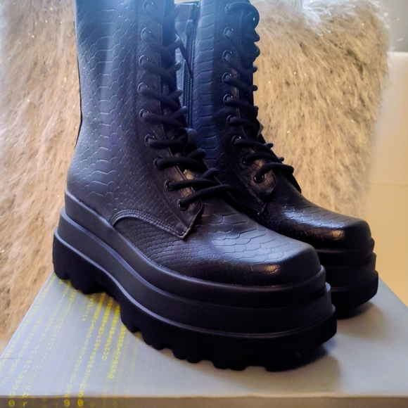 Koi Footwear Shoes - Elegant Black Platform Lace-Up Boots